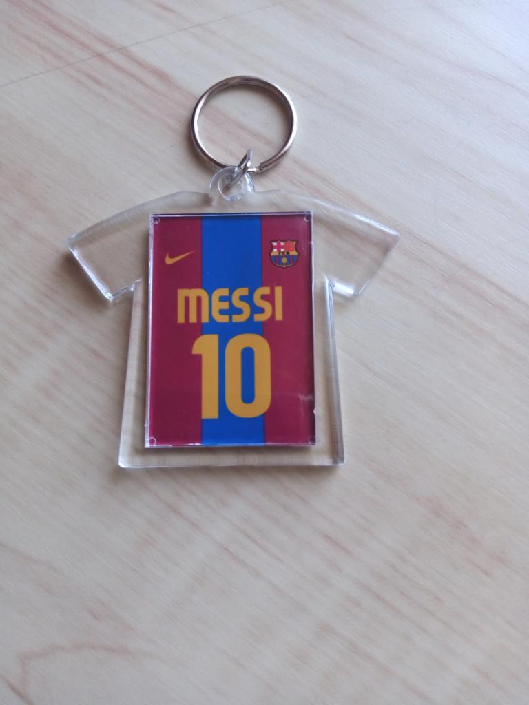 Двусторонний брелок в виде футболки Лионель Месси. №10 (Барселона)