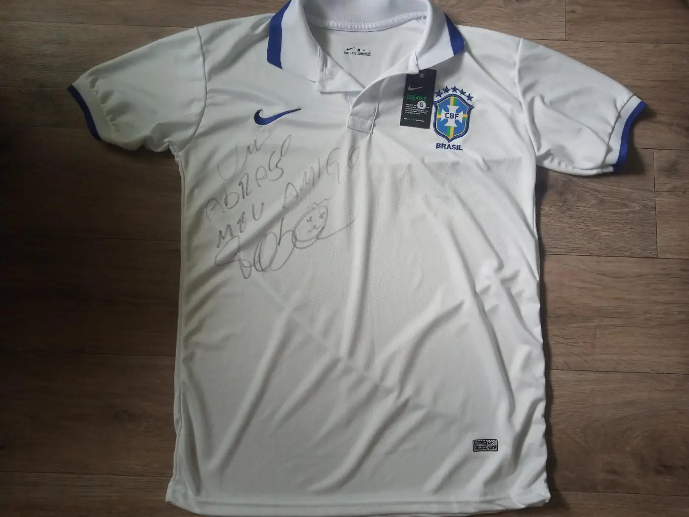 Оригинальная футболка Nike сборной Бразилии с автографом Луис Робсон