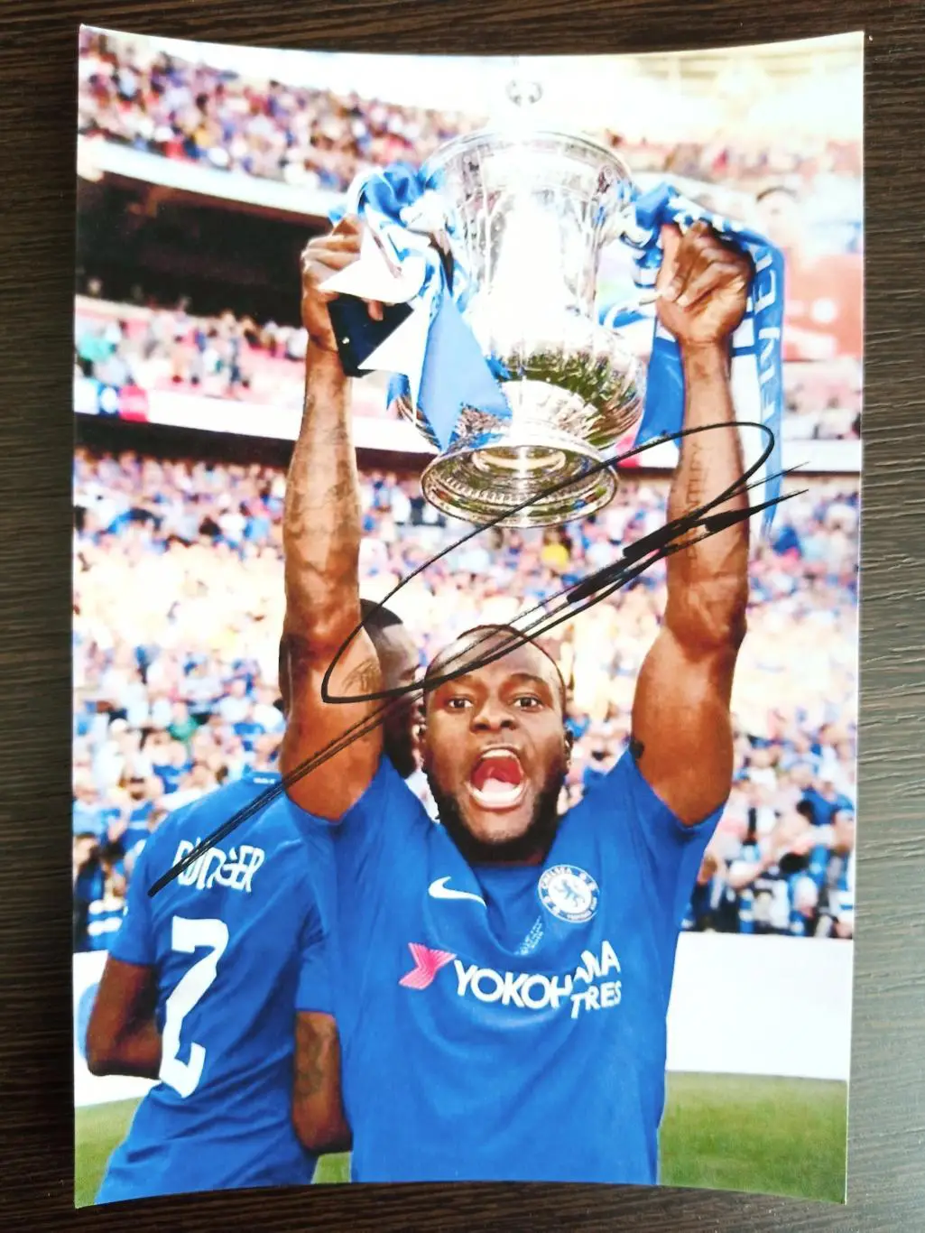 Автограф Виктор Мозес