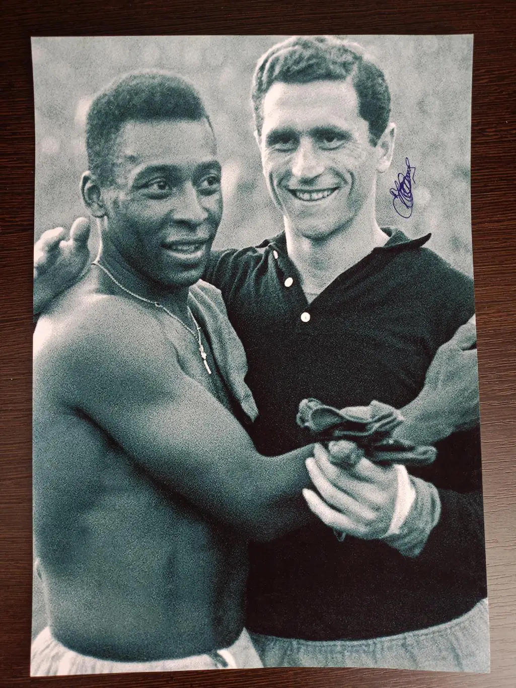 Автограф Анзора Кавазашвили на фотографии размером А4