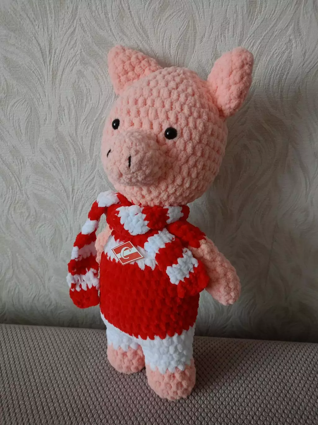 Игрушка вязана ручной работы Спартак Москва (талисман) 2