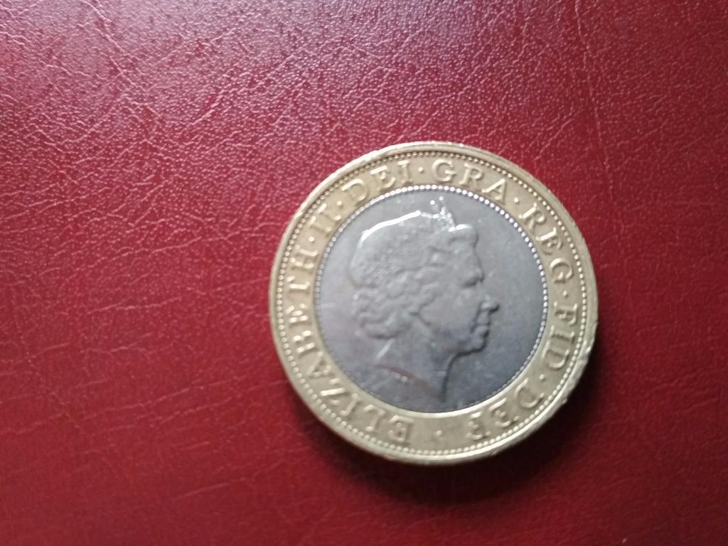 монета 2 фунта стерлингов Великобритании - 2000