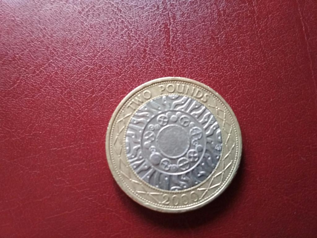 монета 2 фунта стерлингов Великобритании - 2000 1