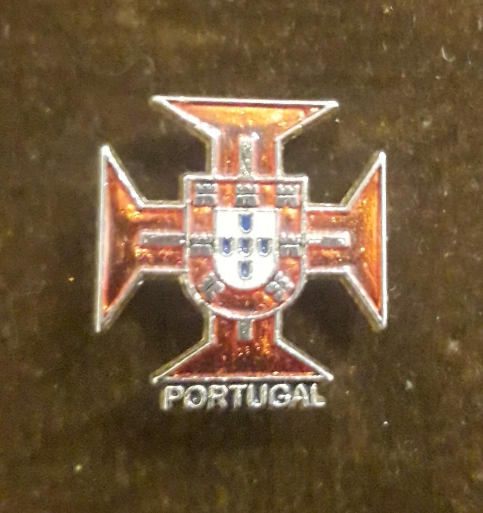 Знак (значок) Португалия.