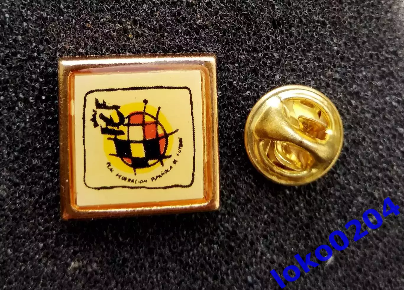 Знак Футбол Федерация - ИСПАНИЯ (17х17 мм).