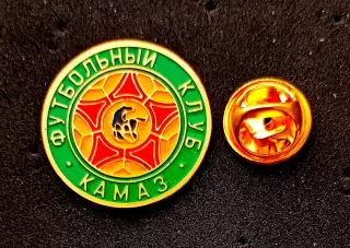 Футбол. Футбольный клуб. Знак. Ф.К. КАМАЗ Набережные Челны - РОССИЯ.
