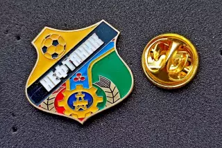 Футбол. Футбольный клуб. Знак. Ф.К. НЕФТЯНИК Бугуруслан - РОССИЯ.