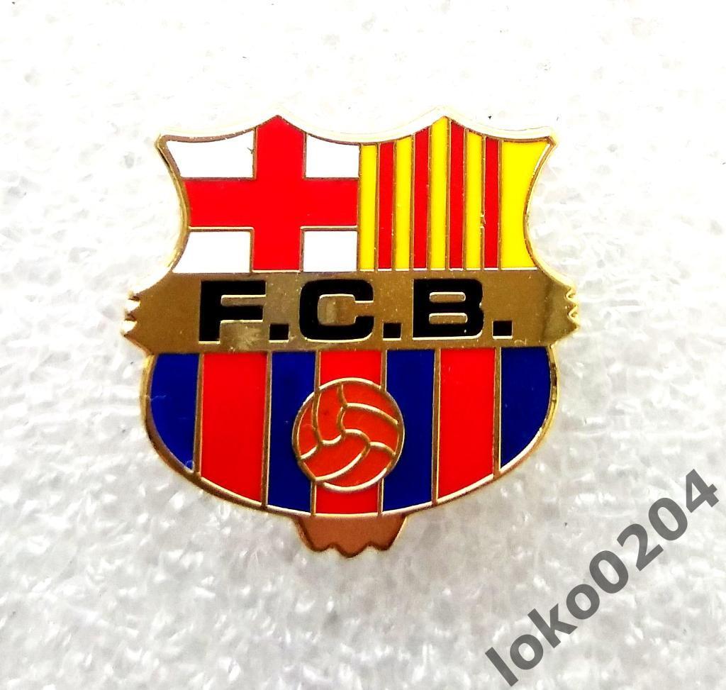 Ф.К. БАРСЕЛОНА - F.C. Barcelona (18x20 mm) - ИСПАНИЯ.