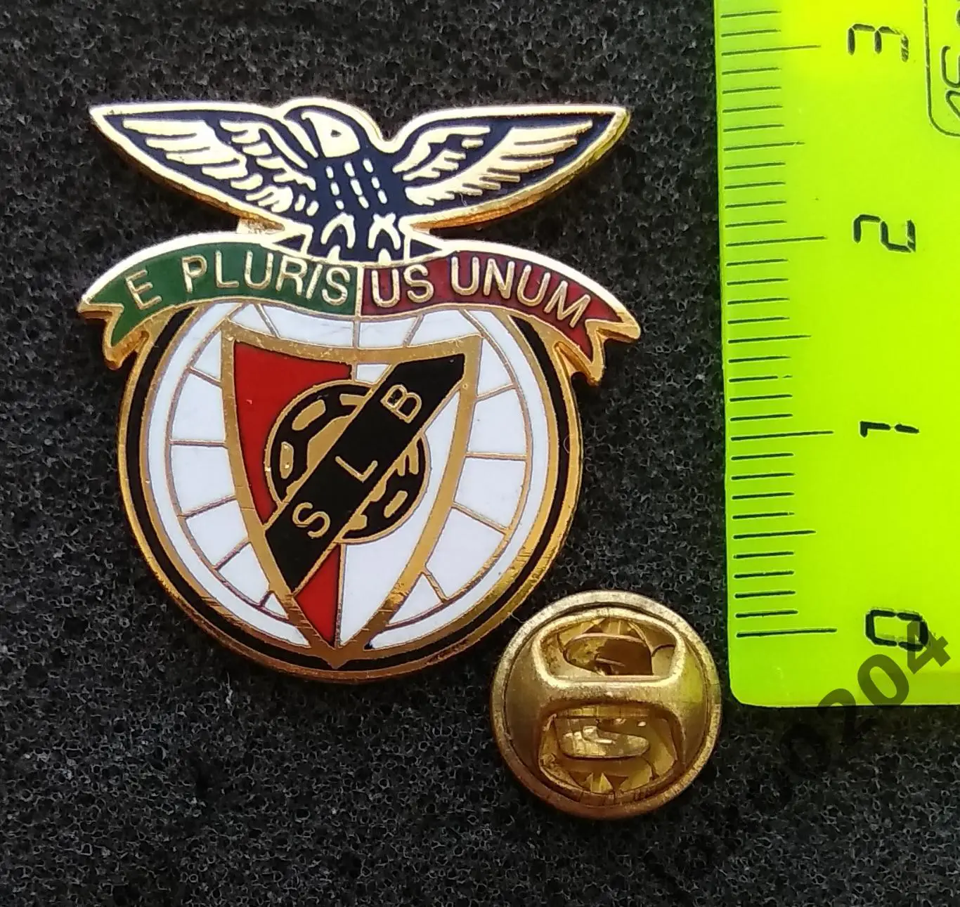 Бенфика ФК - Sport Lisboa e BENFICA - Португалия ( большой знак, 30х30 мм).