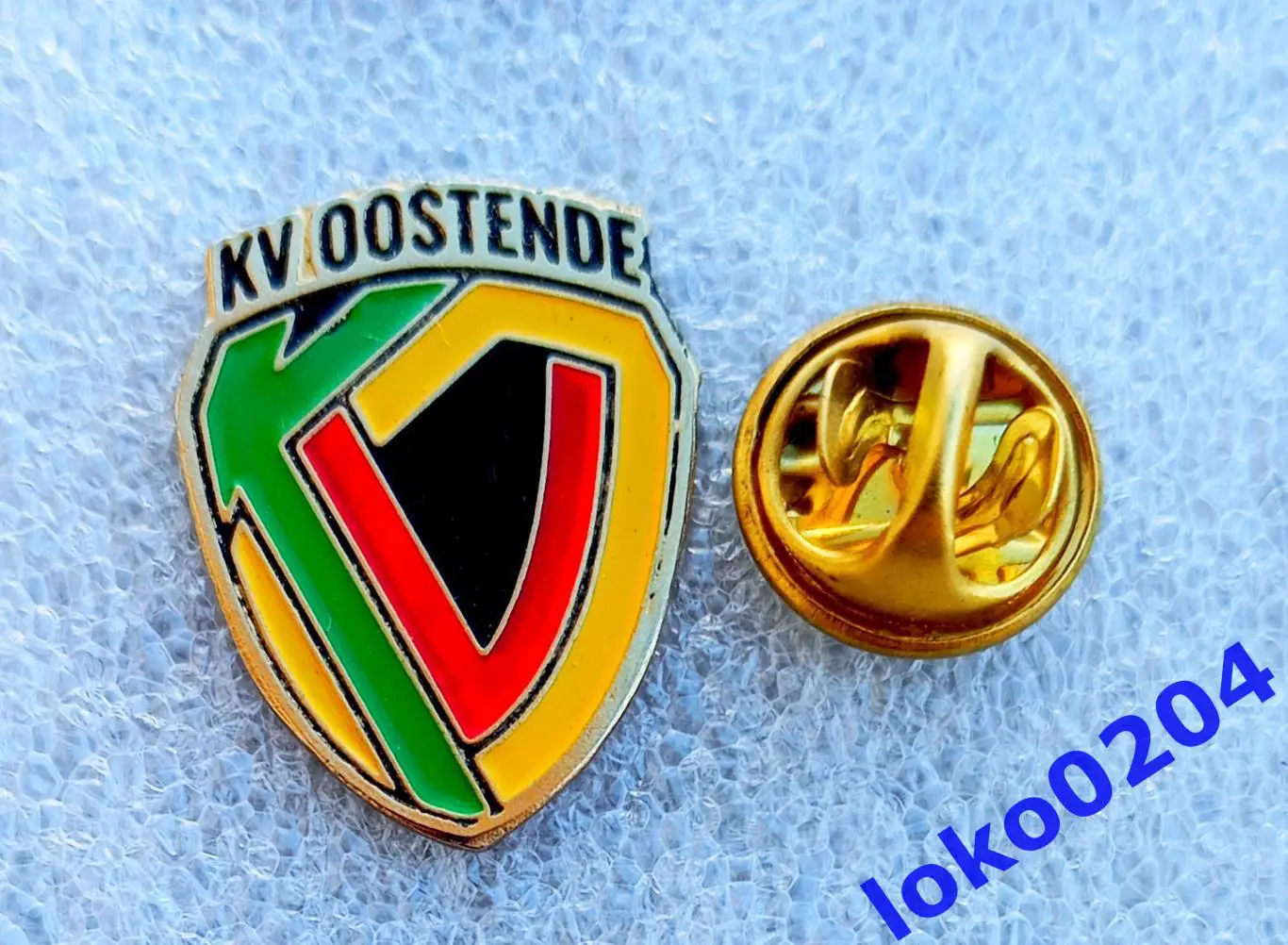 Футбол. Футбольный клуб. Знак. Ф.К. ОСТЕНДЕ - K.V. Oostende. БЕЛЬГИЯ.