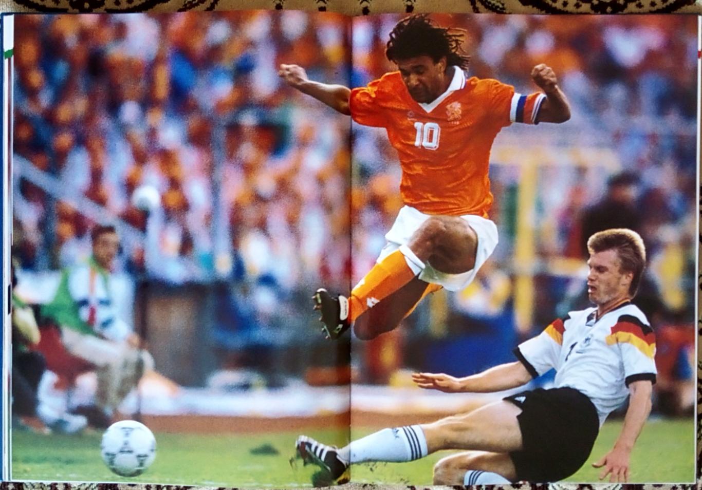 Футбол Книга-фотоальбом. Чемпіонат Європи 1992. 3
