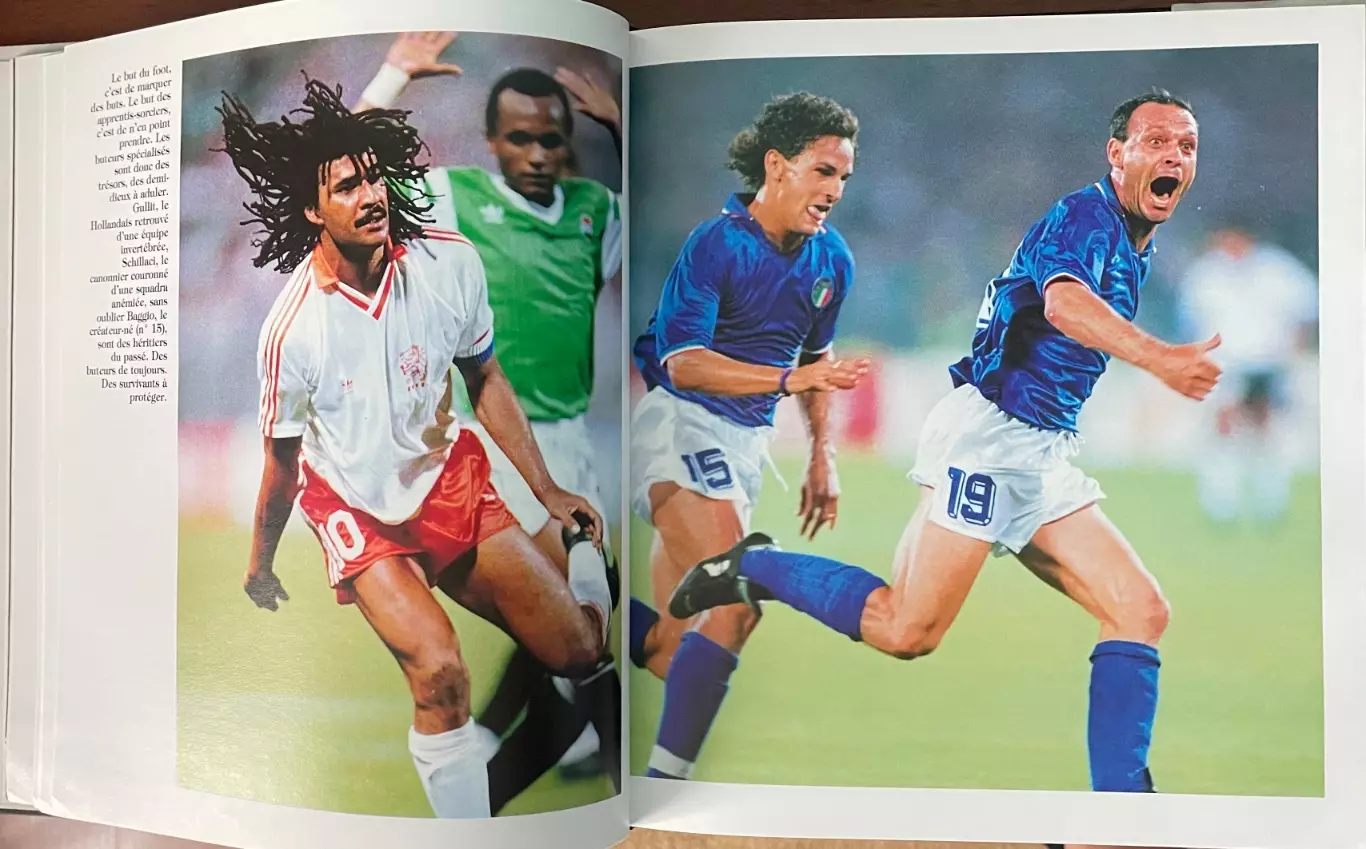Футбол.Книга-фотоальбом..Чемпіонат Світу.Чемпионат мира 1990.Підсумки сезону. 3
