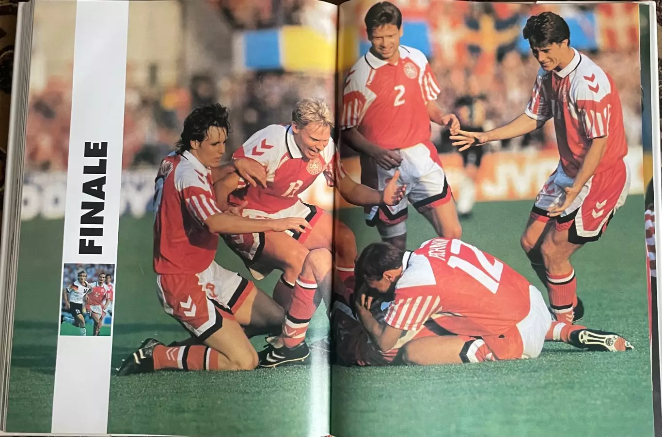 Футбол.Книга-фотоальбом.Чемпіонат Європи. 1992. 7