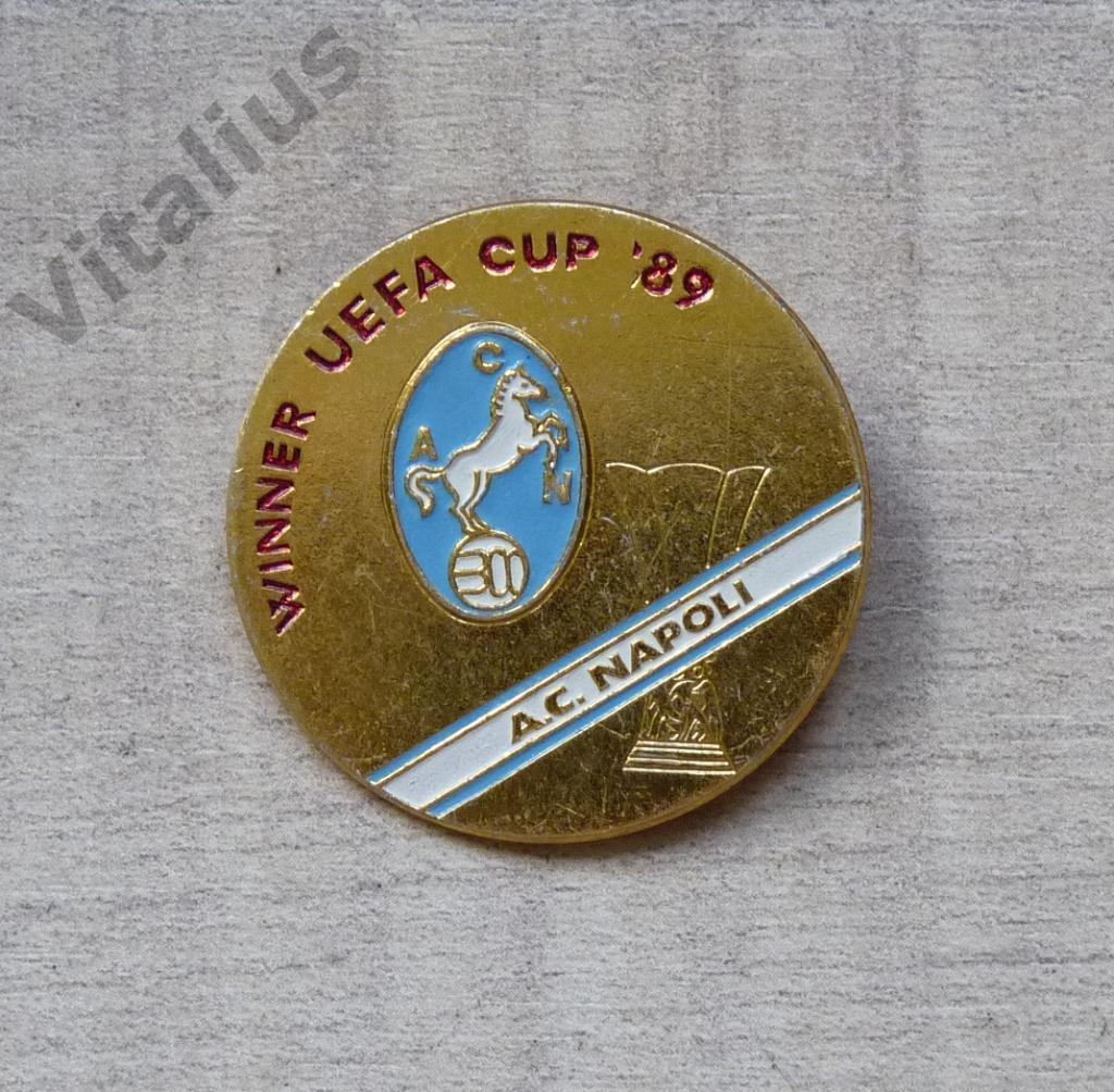 Значок Наполи Италия - обладатель Кубка УЕФА 1989 года футбол