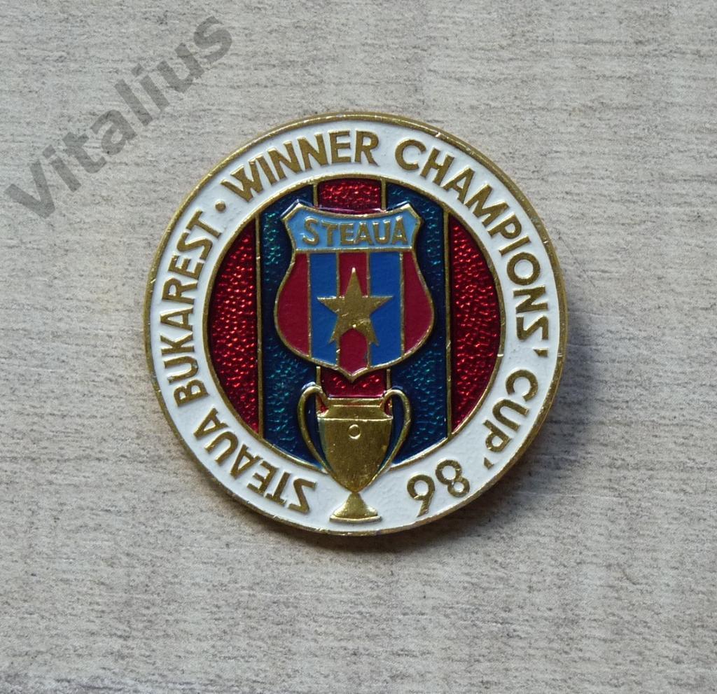 Значок Стяуа Бухарест Румыния - победитель Кубка Чемпионов 1986 года футбол