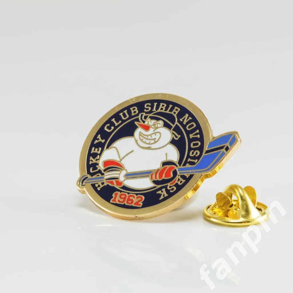 Значок ХК Сибирь Новосибирск Снеговик 1
