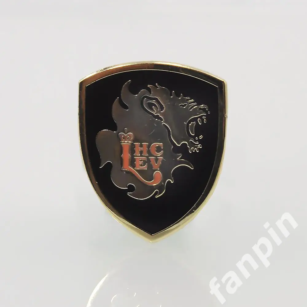 Значок Лев Попрад Словакия Эмблема Золото