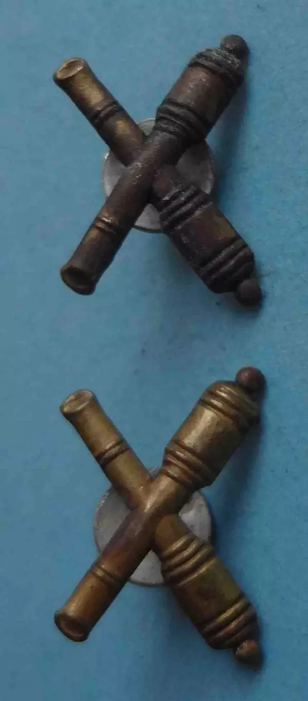 Петлицы эмблема Артиллерийские войска латунь винт (65) 1