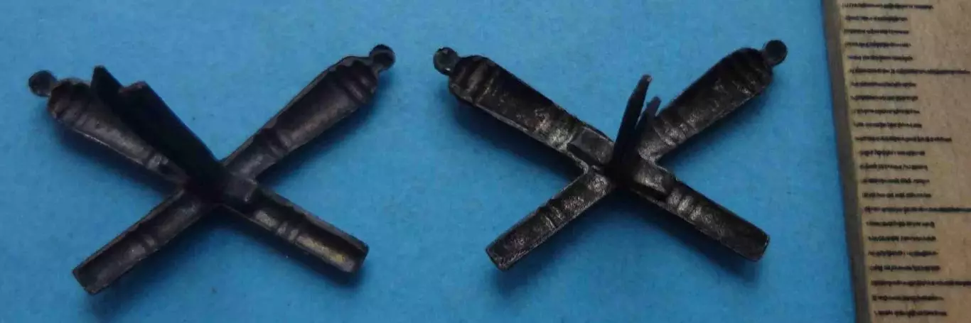 Петлицы эмблема Артиллерийские войска латунь усы (65) 2