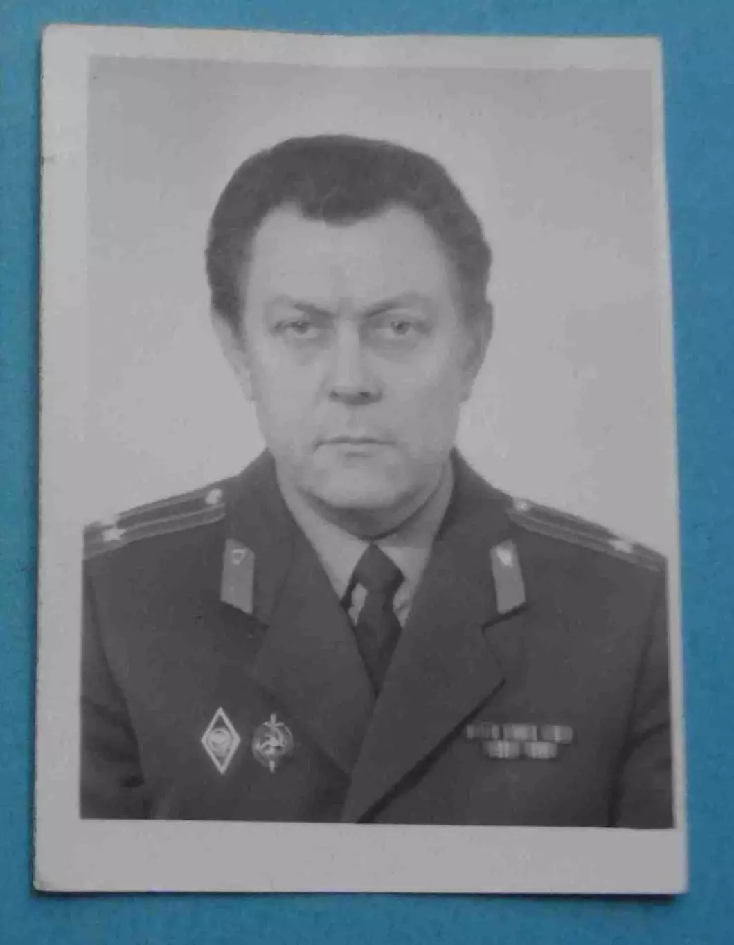 Фотография Подполковника МВД с нагрудным знаком Заслуженный работник МВД (69)