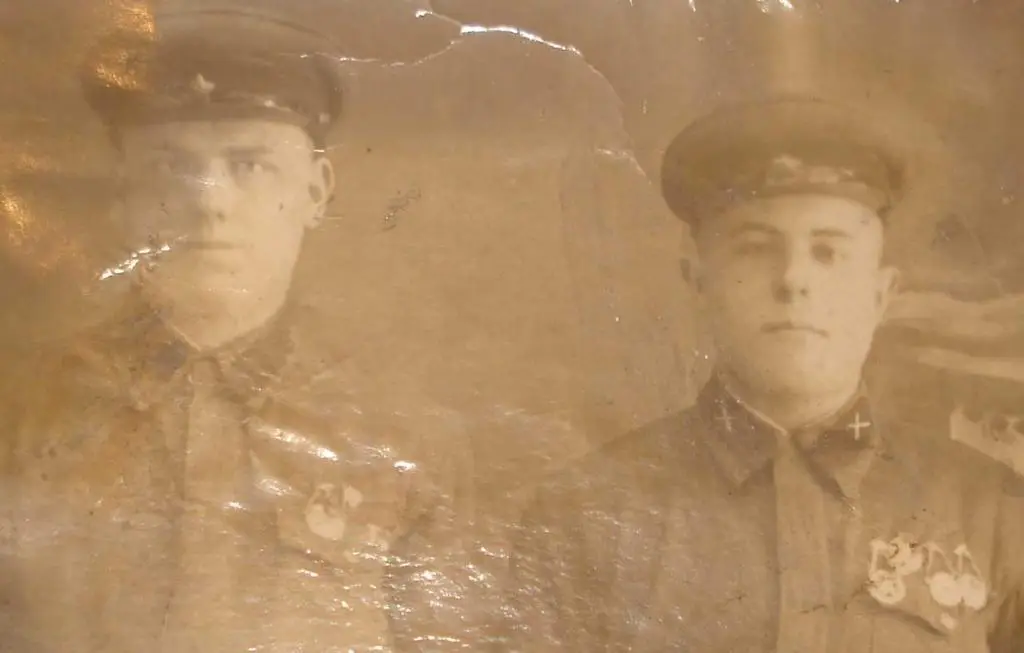 фотография красноармейцев со знаками № 4 1