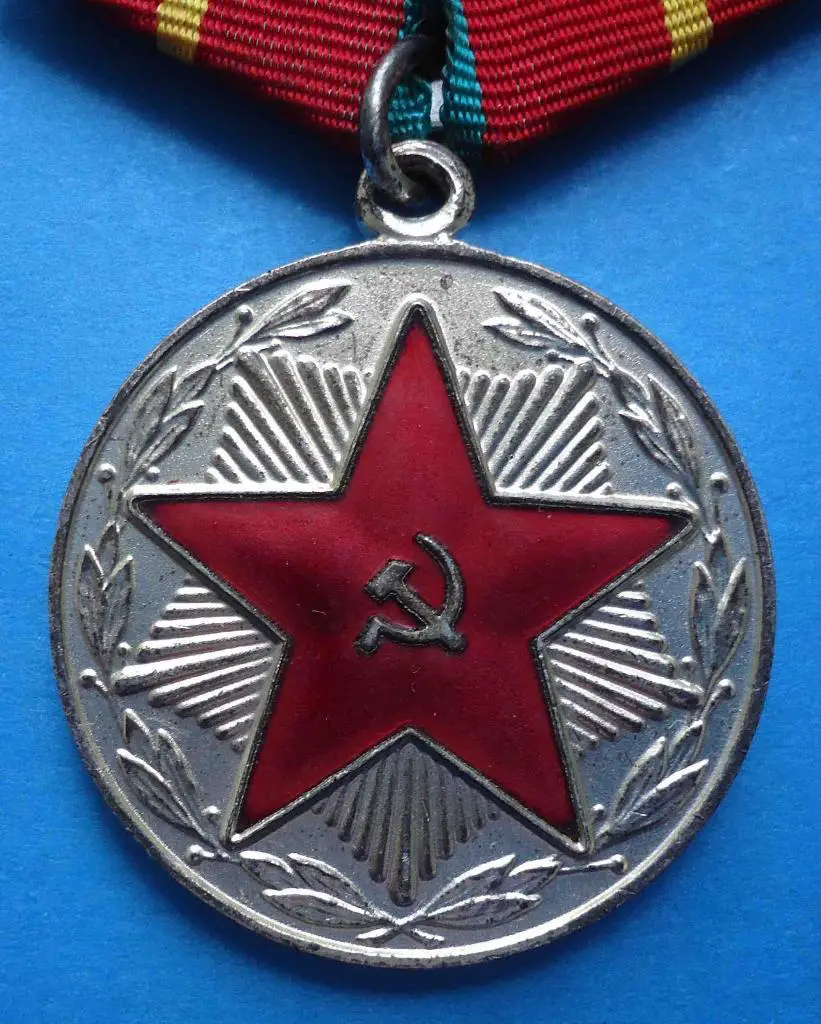 За безупречную службу 20 лет ВВ СССР выслуга 1