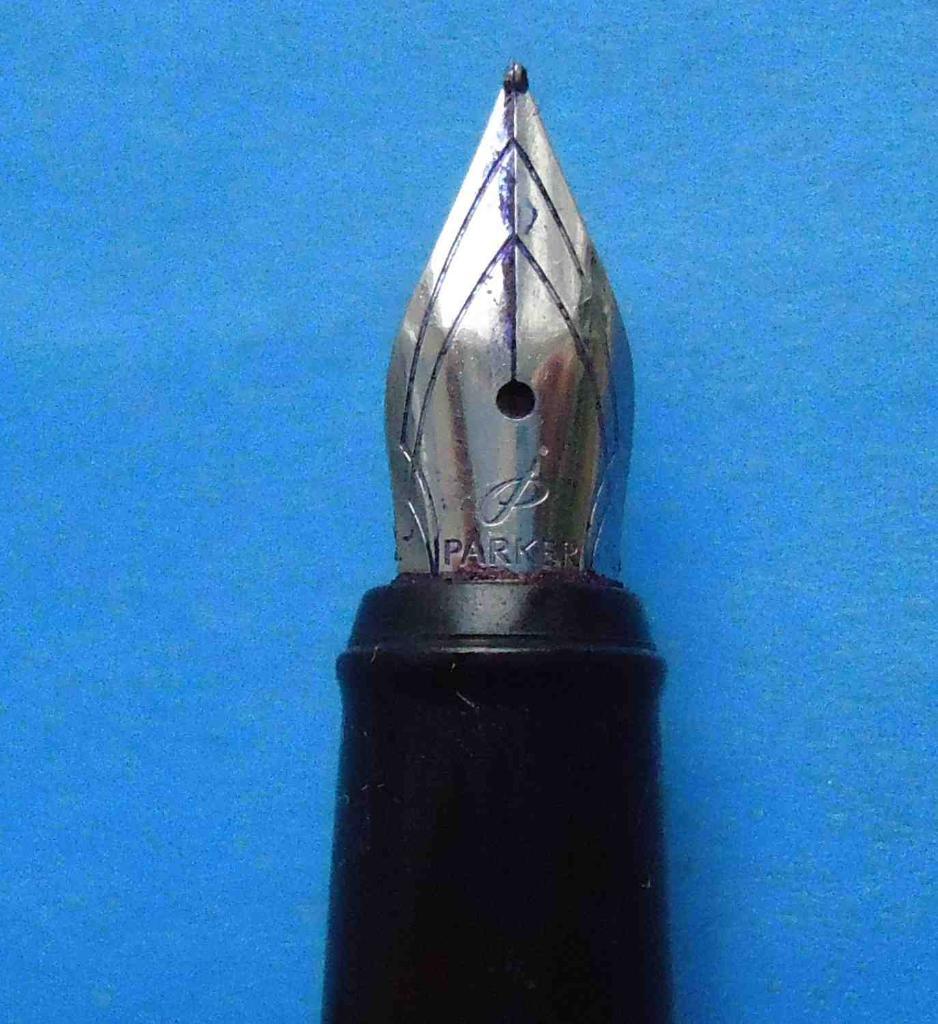Перьевая ручка Parker Latitude Stainless Steel GT, надпись Parker FRANCE T.I 2