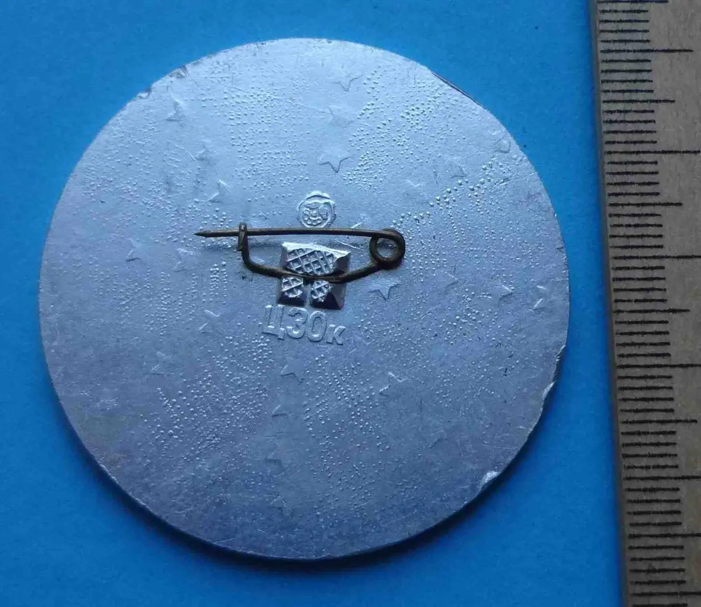 С Новым годом снеговик, круглый 1