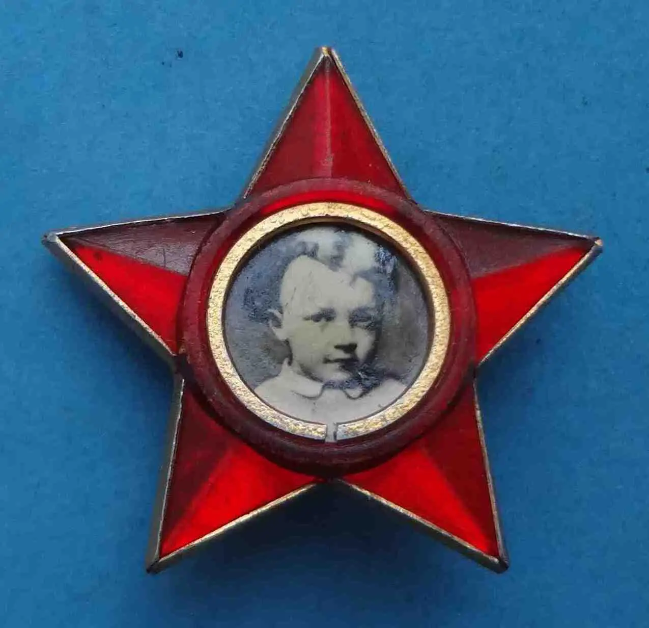 Октябренок с металлической основой Членский знак Ленин (53)