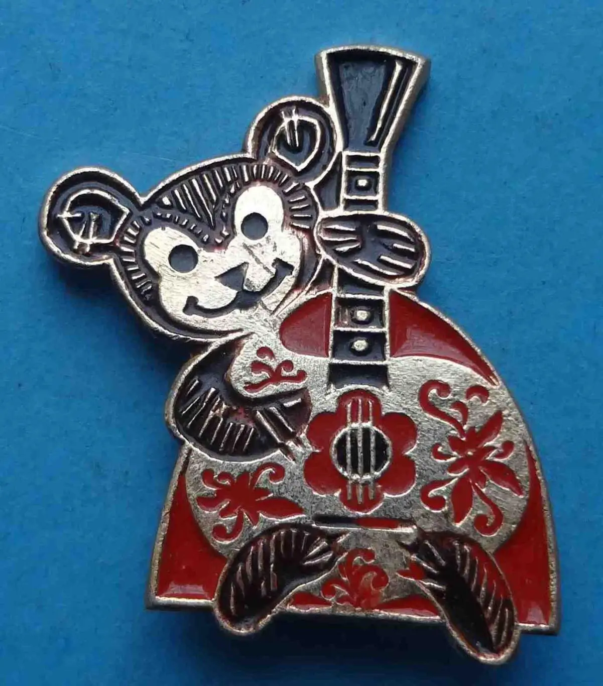 Медведь с балалайкой фигурный (54)