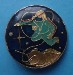 Космонавт в открытом космосе (54)