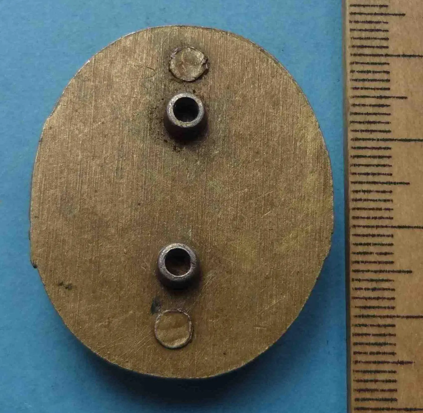 Брошь накладка янтарь (56) 3