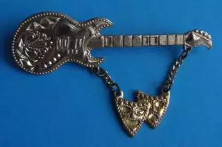 Значок-брошь Гитара Театральные маски (62)