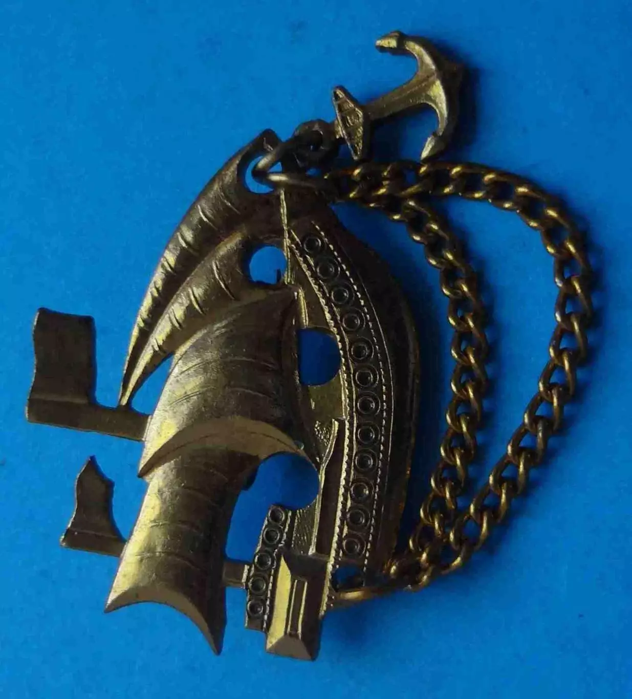 Значок-брошь Парусник на цепях (62) 1