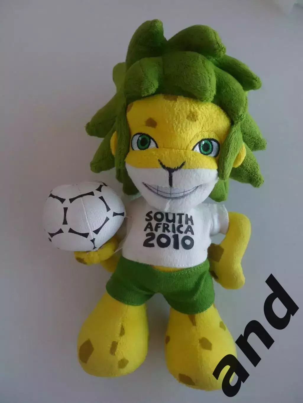 маскот Закуми. игрушка-талисман Чемпионат мира по футболу 2010.