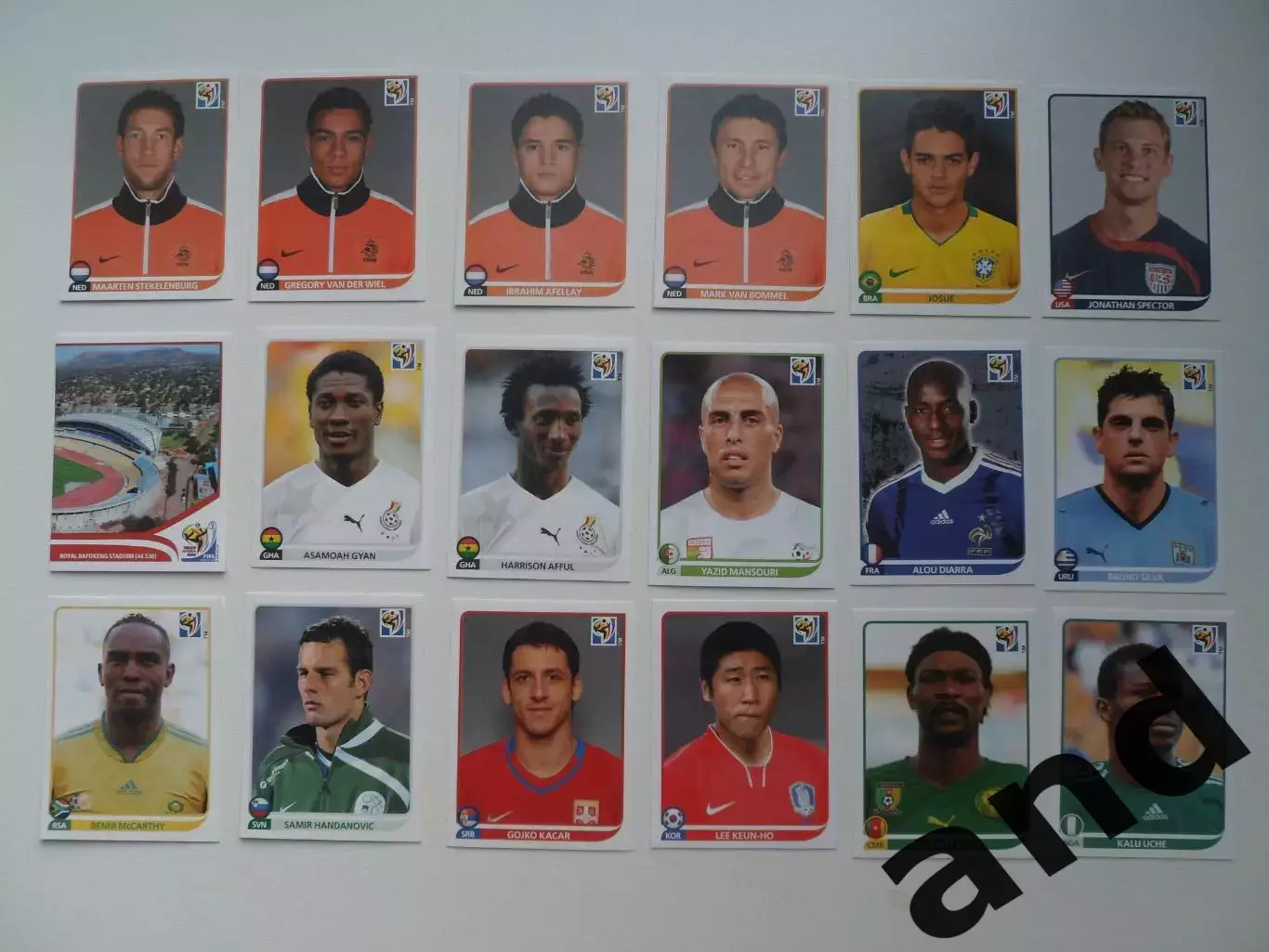 Набор 18 наклеек Panini панини Чемпионат Мира 2010 без повторов