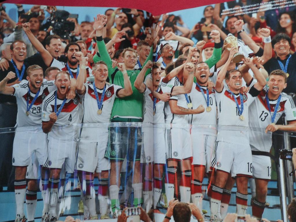 фотоальбом сб. Германии - 4-кратный чемпион мира по футболу 1