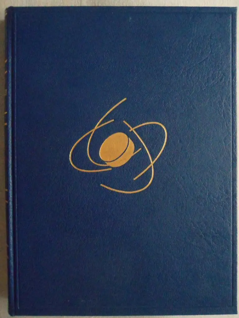 книга-фотоальбом История шведского хоккея 1961 г.