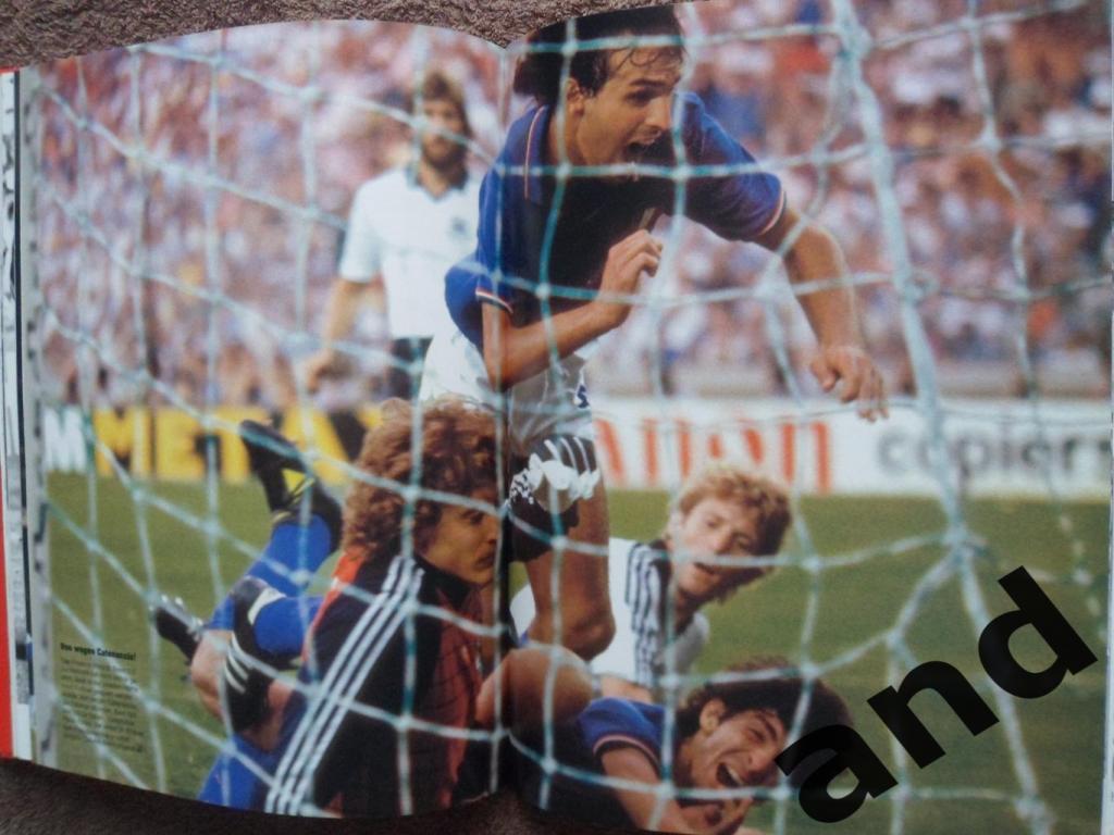 книга-фотоальбом Чемпионат мира по футболу 1982 г. 4