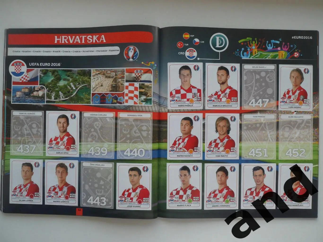 Альбом панини panini чемпионат Европы 2016 (307 наклеек) 4