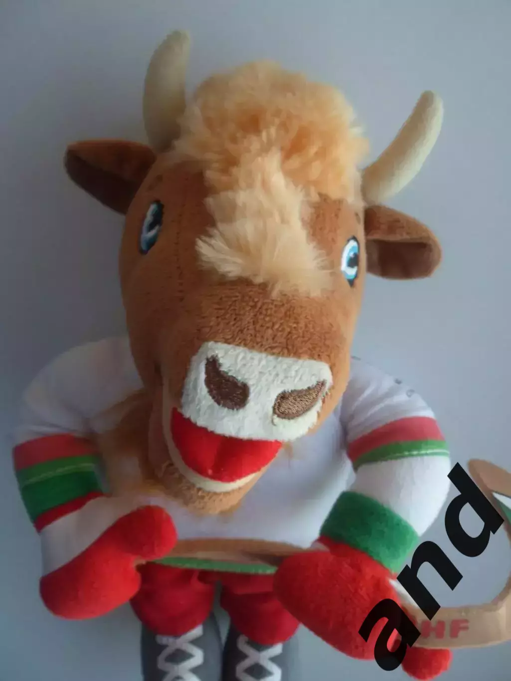 игрушка-талисман чемпионата мира по хоккею 2014, маскот Волат 1