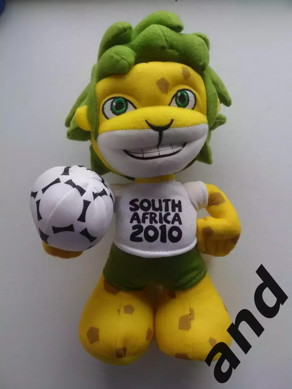 маскот Закуми. игрушка-талисман Чемпионат мира по футболу 2010 г.