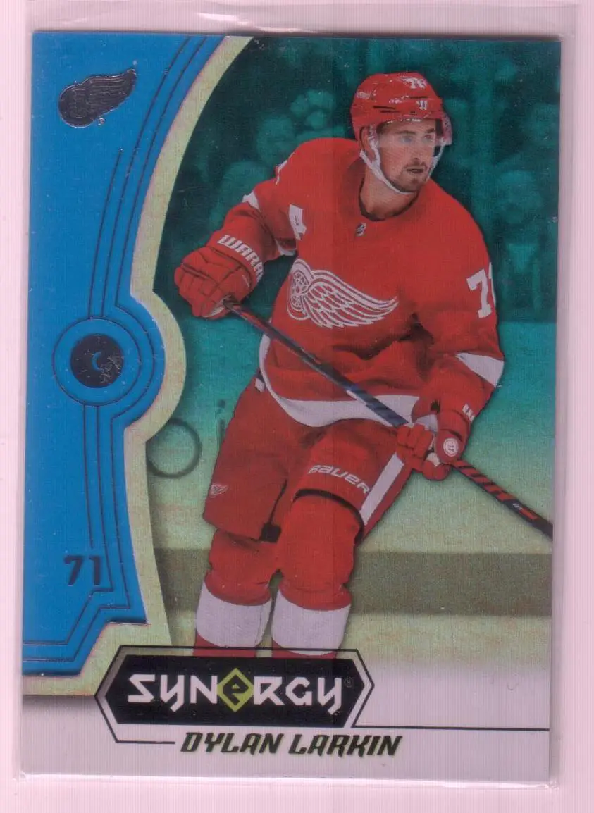 2018-19 Synergy Blue #17 Dylan Larkin
