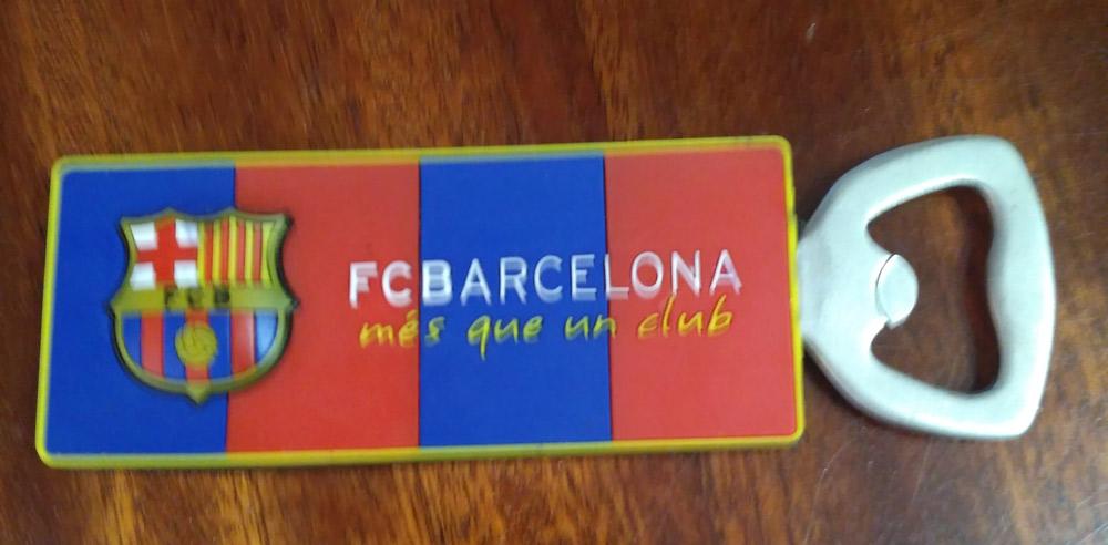 Барселона, магнит- открывалка,