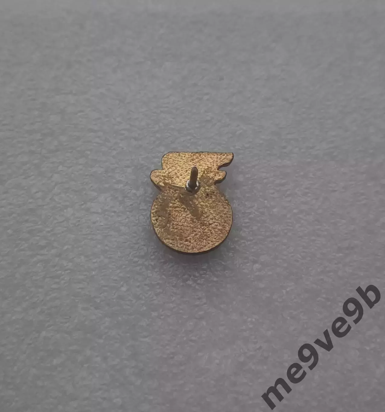 Официальный значок всероссийской федерации волейбола ВФВ 1