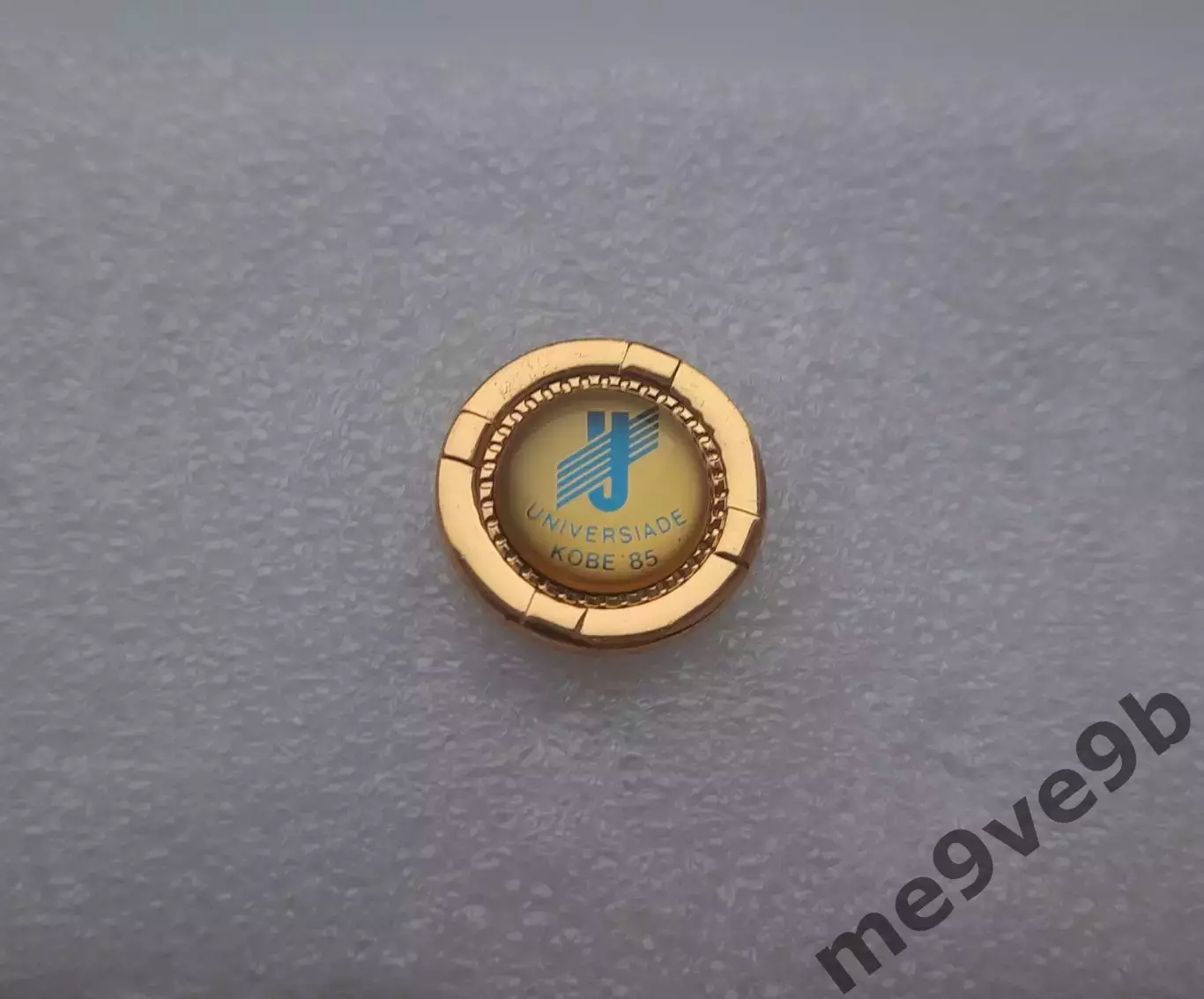 Официальный значок Всемирной летней Универсиады в Кобе 1985