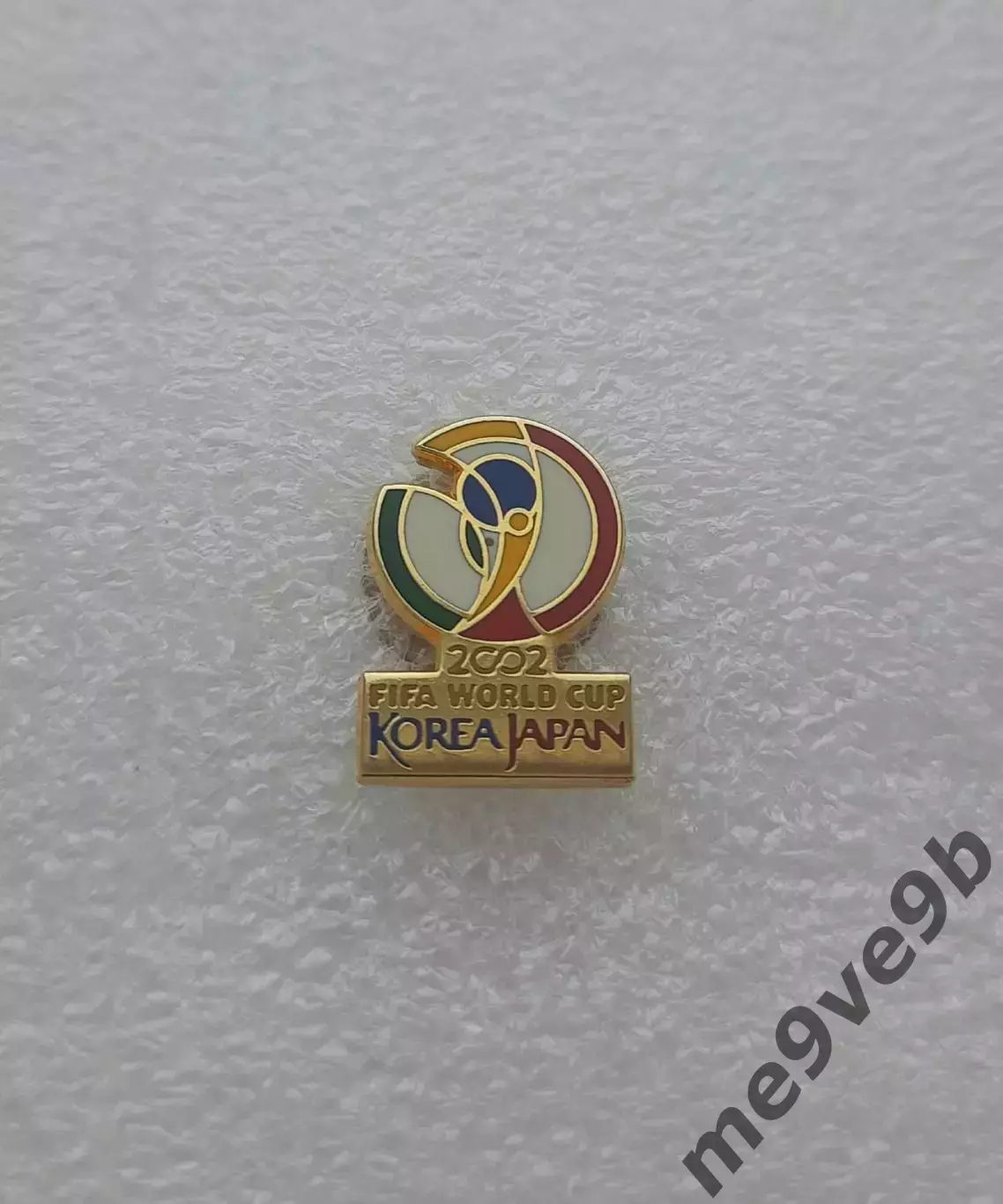 Официальный значок чемпионата мира по футболу Корея и Япония 2002