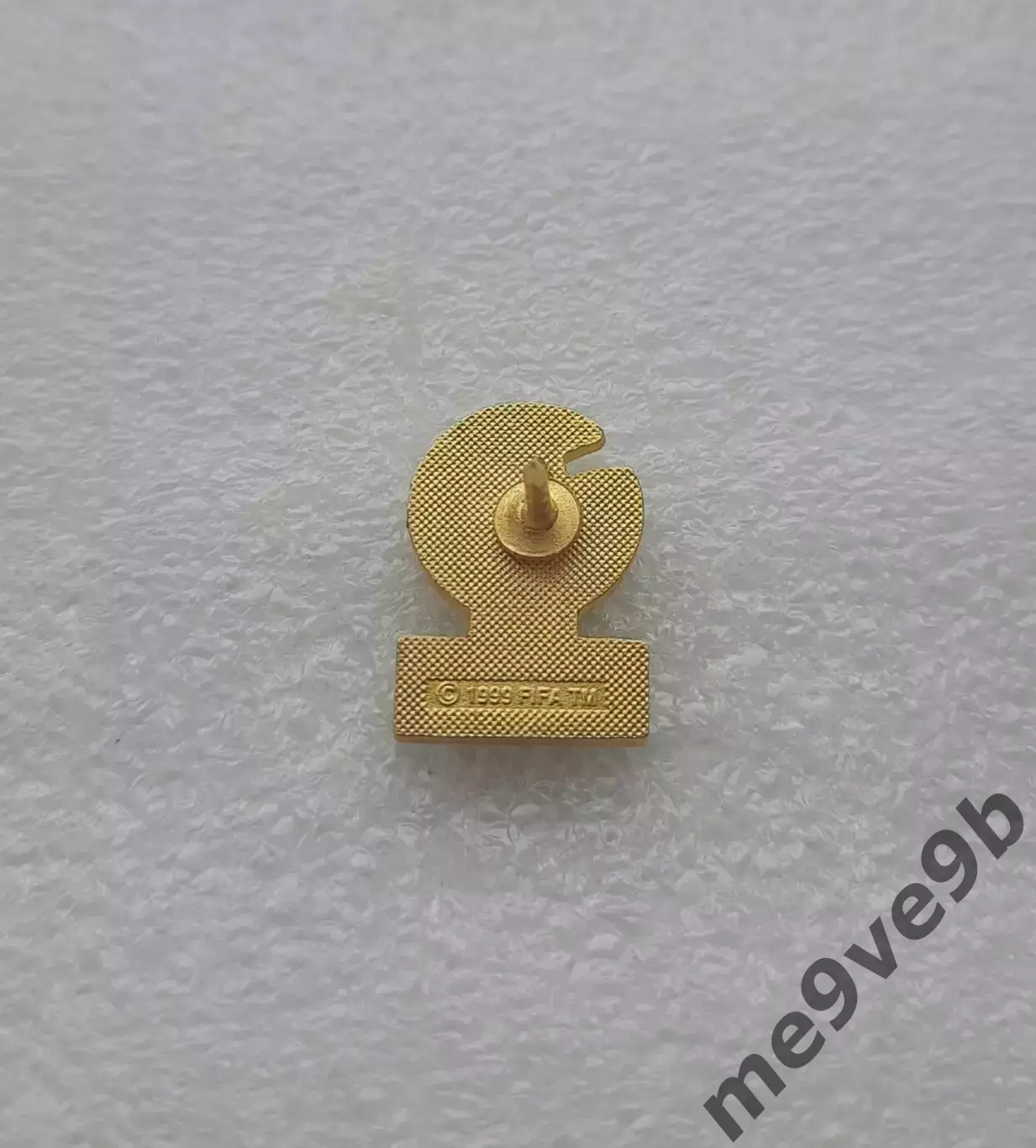 Официальный значок чемпионата мира по футболу Корея и Япония 2002 1