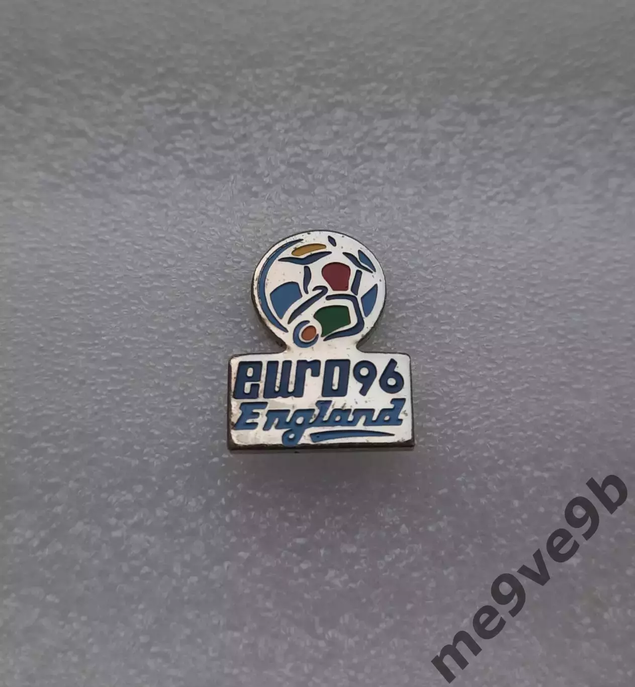 Официальный значок чемпионата мира по футболу Англия 1996