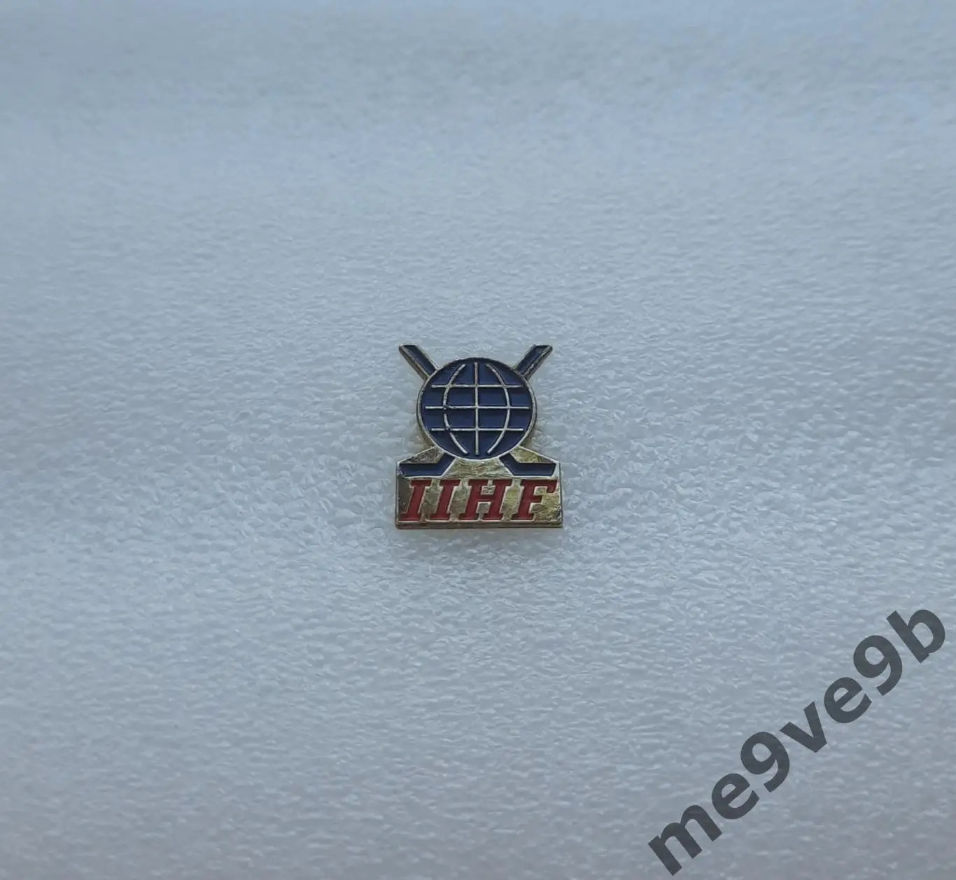 Официальный значок международной федерации хоккея на льду IIHF